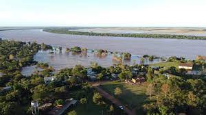EL RÍO EN SANTO TOMÉ SIGUE SUBIENDO, AUNQUE EN MISIONES COMENZÓ A BAJAR