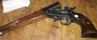 CASO ARMA EN LA ESCUELA: “QUIEREN TAPAR EL SOL CON UN DEDO” – Comunicado de la Escuela – ARMA, MUNICIÓN Y CUCHILLO