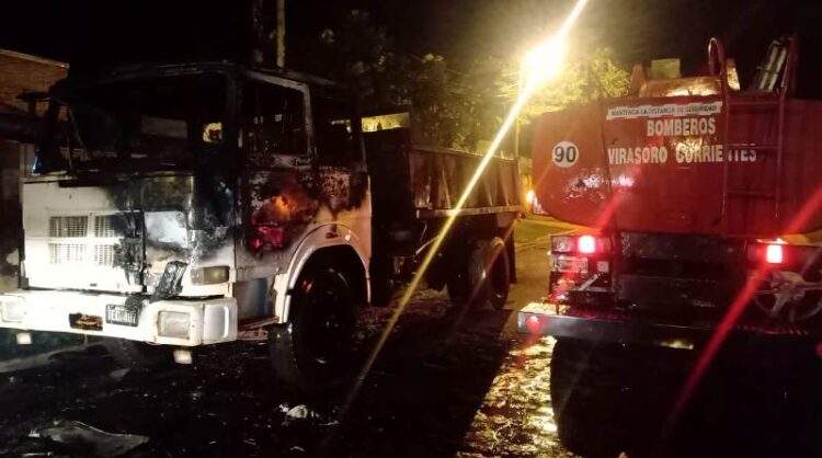 ¿VANDALISMO? INCENDIARON UN CAMIÓN Y UN COCHE EN VIRASORO