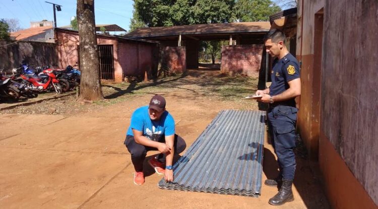 POLICÍA RECUPERA CHAPAS DE ZINC EN VIRASORO