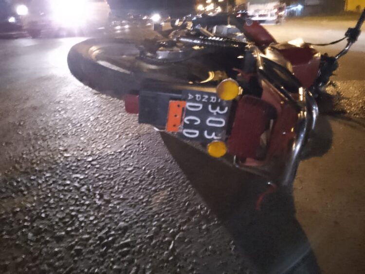 CRUZÓ EL SEMÁFORO EN ROJO Y PROVOCÓ UN ACCIDENTE CON HERIDOS