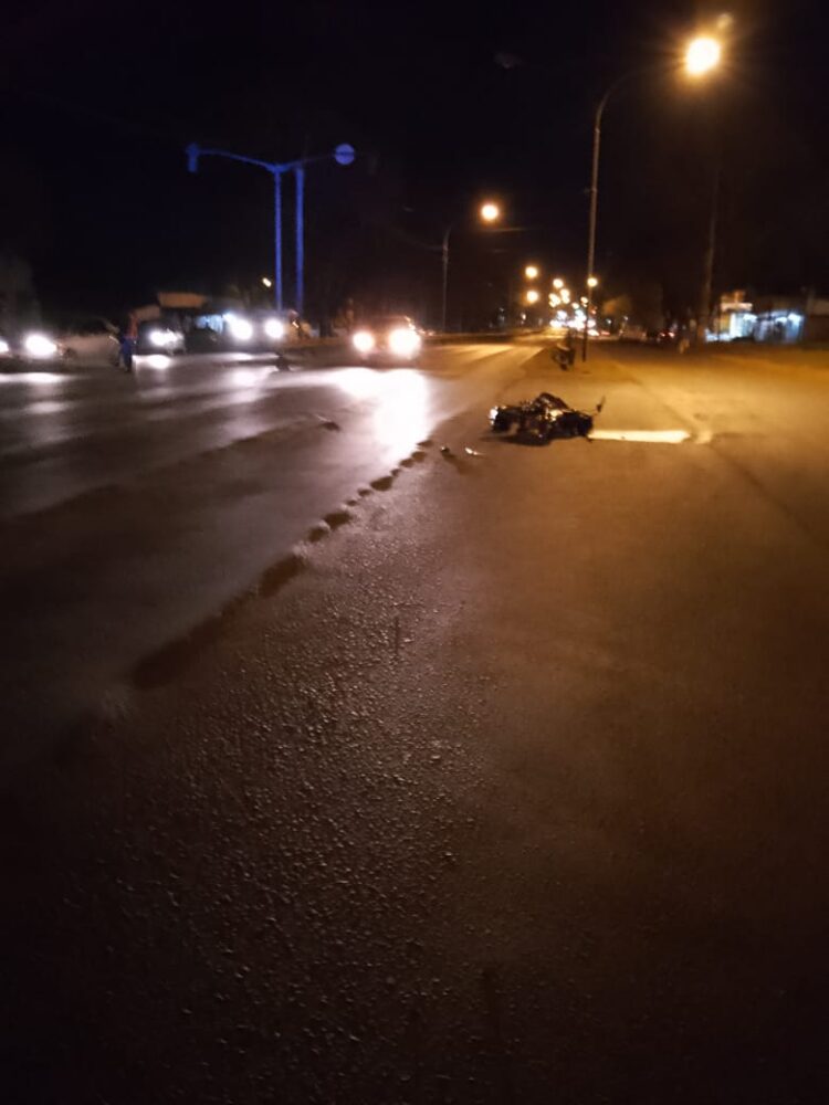 CRUZÓ EL SEMÁFORO EN ROJO Y PROVOCÓ UN ACCIDENTE CON HERIDOS