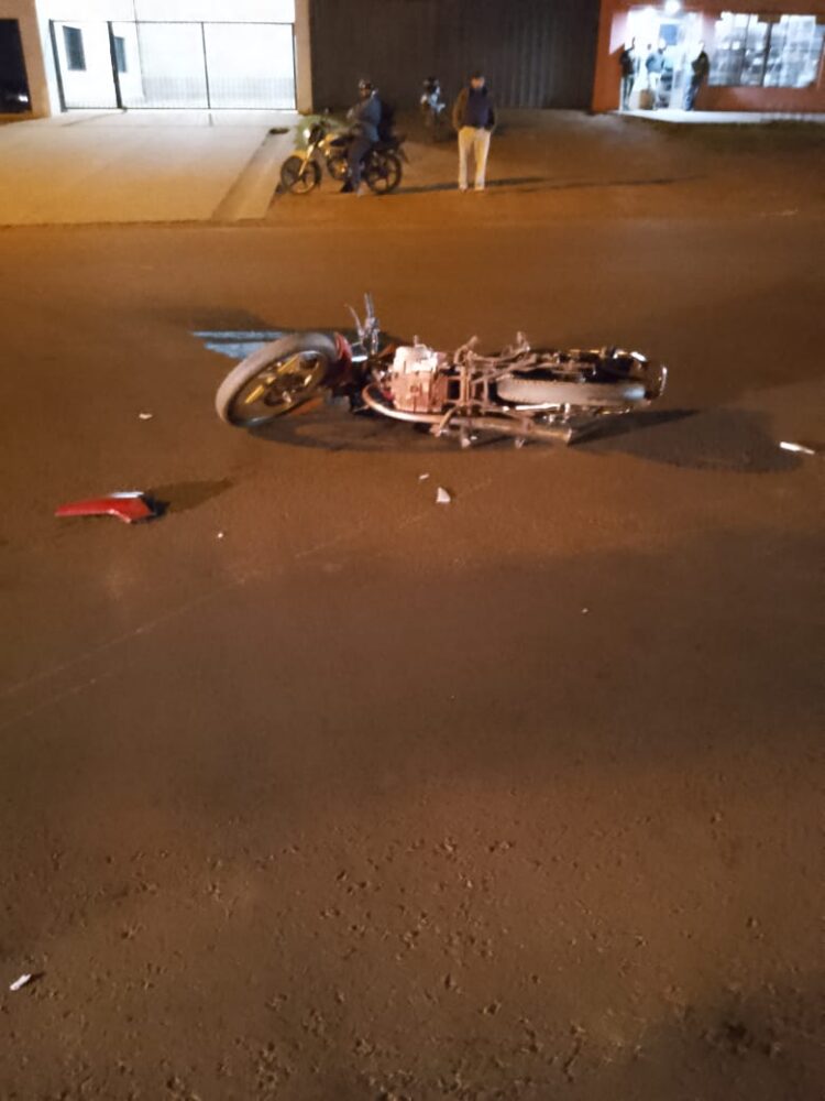 CRUZÓ EL SEMÁFORO EN ROJO Y PROVOCÓ UN ACCIDENTE CON HERIDOS