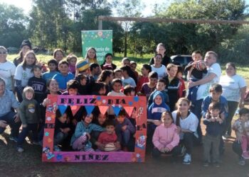 DESARROLLO SOCIAL DE LA PROVINCIA JUNTO A LOS NIÑOS DEL PARAJE SAN JUSTO