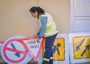 MUNICIPIO SANTOTOMEÑO INCORPORA NUEVA SEÑALÉTICA DE TRÁNSITO