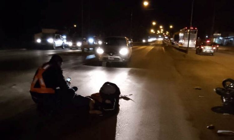 CRUZÓ EL SEMÁFORO EN ROJO Y PROVOCÓ UN ACCIDENTE CON HERIDOS