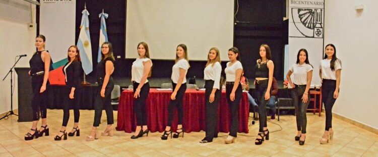 SE PRESENTARON LAS CANDIDATAS A REINA DEL MATE Y LA AMISTAD