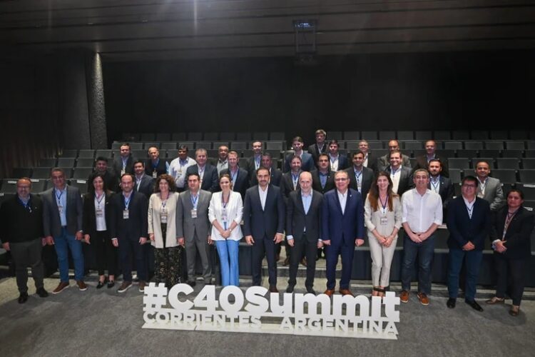 GUSTAVO VALDÉS Y RODRÍGUEZ LARRETA AL FRENTE DE UNA REUNIÓN CON INTENDENTES DE TODO EL PAÍS