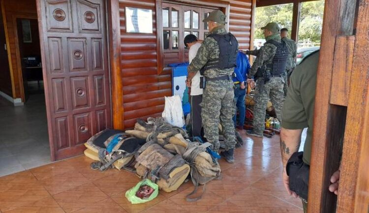 IMPONENTE OPERATIVO, EL MAYOR DE LA HISTORIA EN ALVEAR, EN COMBATE DEL CUATRERISMO