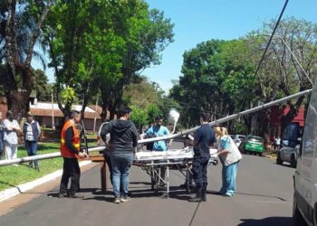 UN TRABAJADOR HERIDO AL CAERSE JUNTO A UNA COLUMNA DE ALUMBRADO PÚBLICO EN VIRASORO