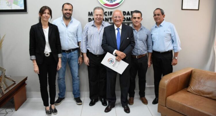 EL DOCTOR ABEL ALBINO VISITÓ SANTO TOMÉ Y FUE DECLARADO HUÉSPED DE HONOR