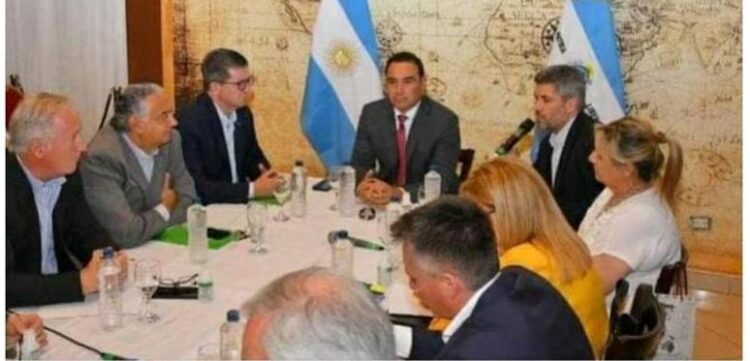 “INTENDENTE, BÁJESE DE SU EGO…” EL GOBERNADOR LO UBICÓ A EMILIANO FERNÁNDEZ