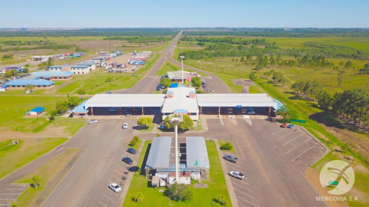 POR ENRIQUECIMIENTO ILÍCITO DENUNCIARON A ADUANERO SANTOTOMEÑO Y A SU ESPOSA