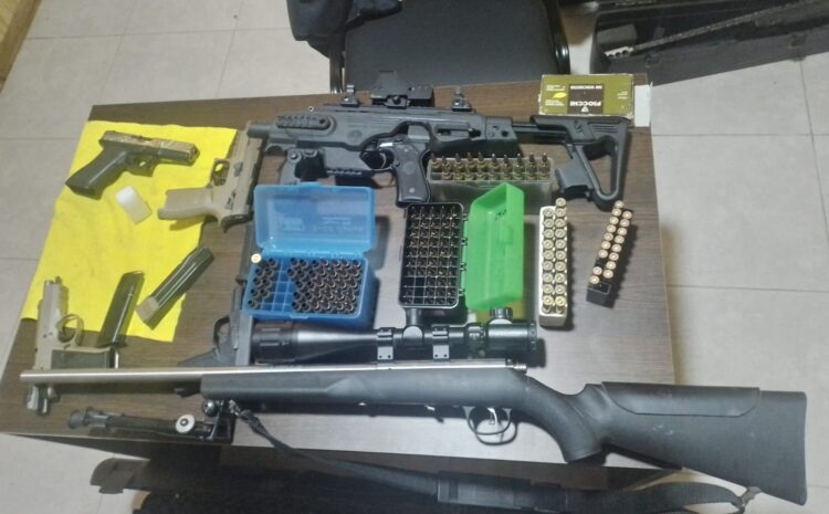 DETENIDOS CON UN ARSENAL EN PARAJE GALARZA