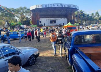 SE DESARROLLÓ CON ÉXITO EL SEGUNDO ENCUENTRO DE AUTOS CLÁSICOS EN SANTO TOMÉ