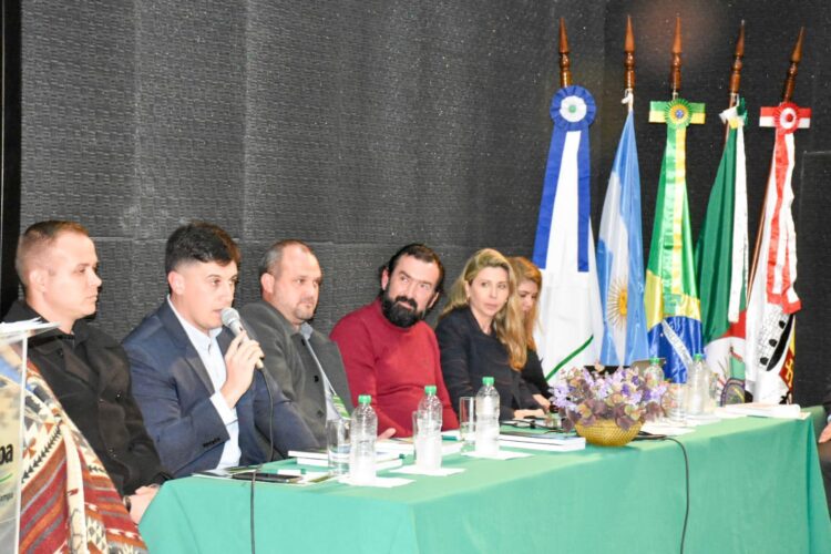 SANTO TOMÉ PARTICIPÓ EN EL DEBATE PÚBLICO SOBRE EL FUTURO DEL PUENTE INTERNACIONAL