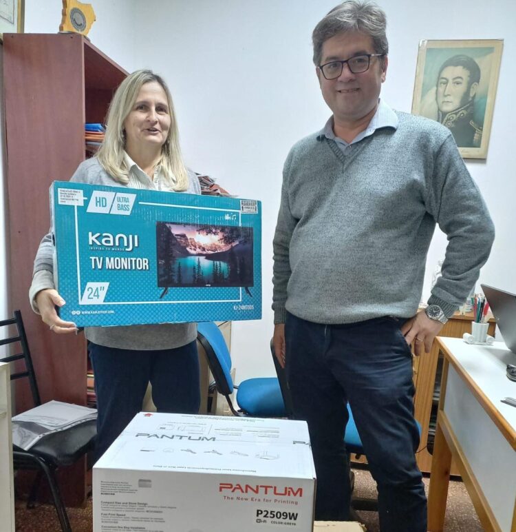 EL ISFD DE VIRASORO RECIBIÓ EQUIPAMIENTO INFORMÁTICO DEL GOBIERNO PROVINCIAL