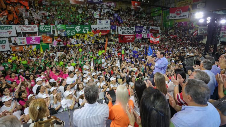 ARROLLADORA VICTORIA DE ECO + VAMOS CORRIENTES – LOGRÓ 11 DIPUTADOS Y 4 SENADORES