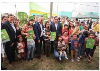 VALDÉS REALIZÓ INAUGURACIONES Y ENTREGÓ VIVIENDAS EN SAN LUIS DEL PALMAR