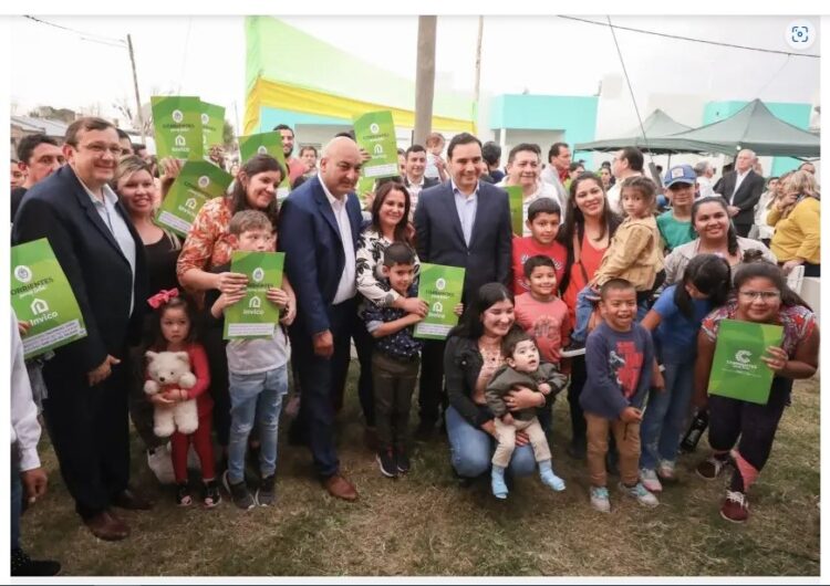 VALDÉS REALIZÓ INAUGURACIONES Y ENTREGÓ VIVIENDAS EN SAN LUIS DEL PALMAR