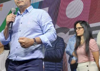 VALDÉS EN VIRASORO: “NOS QUIEREN VENDER LA FICCIÓN DE LA DOLARIZACIÓN”