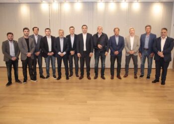 LOS GOBERNADORES DE JxC NO ACOMPAÑAN A NINGUNO DE LOS DOS CANDIDATOS