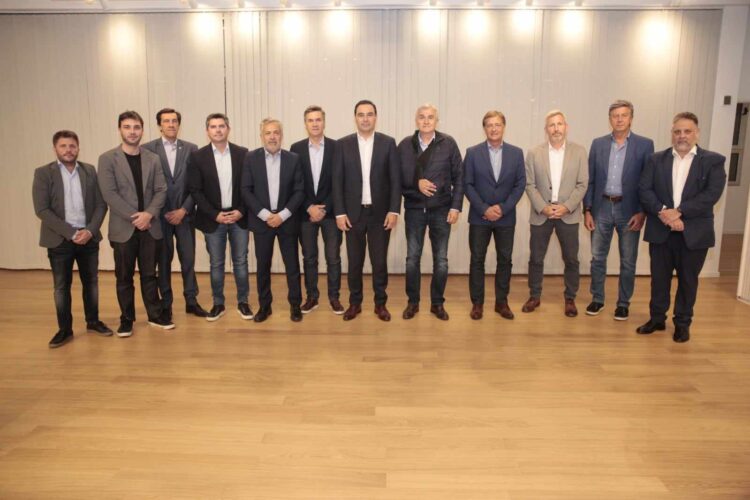 LOS GOBERNADORES DE JxC NO ACOMPAÑAN A NINGUNO DE LOS DOS CANDIDATOS