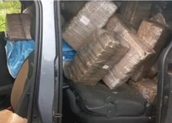 VOLCARON Y ABANDONARON UNA CAMIONETA LLENA DE DROGA EN ITUZAINGÓ