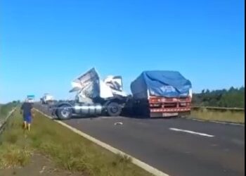IMPACTANTE ACCIDENTE ENTRE CAMIONES EN JURISDICCIÓN DE SANTO TOMÉ